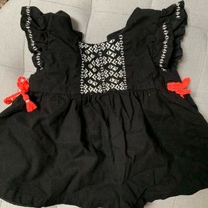 Adorable black & white top